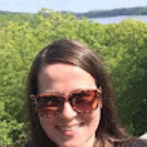 Meet your Posher, Caitlin